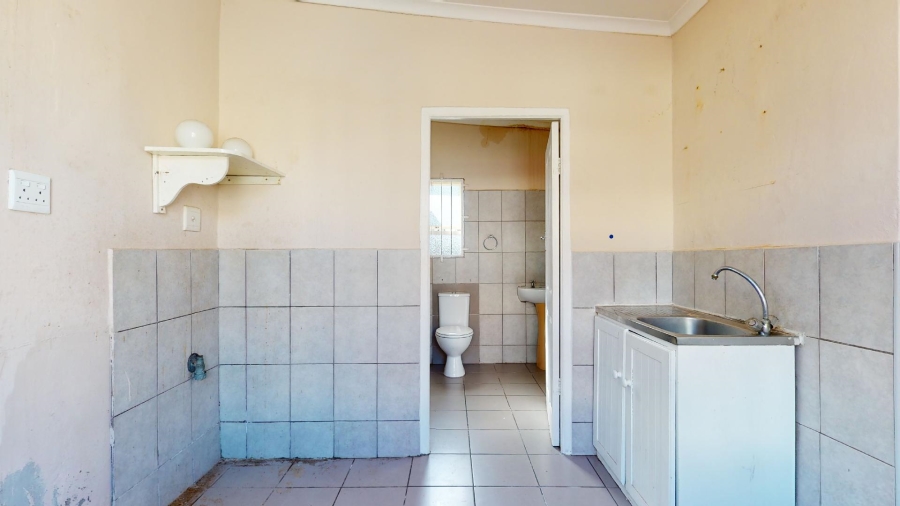 6 Bedroom Property for Sale in North End Eastern Cape